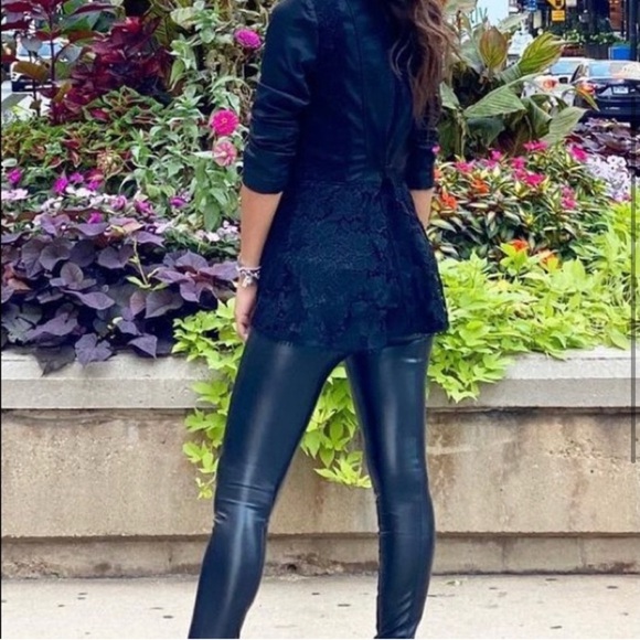 WHBM NWT Lace-Trimmed Coated Denim Moto Jacket LIMITED EDITION SIZE 00 - Picture 4 of 9